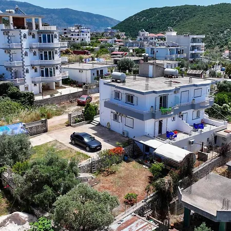 Leka Apartment *