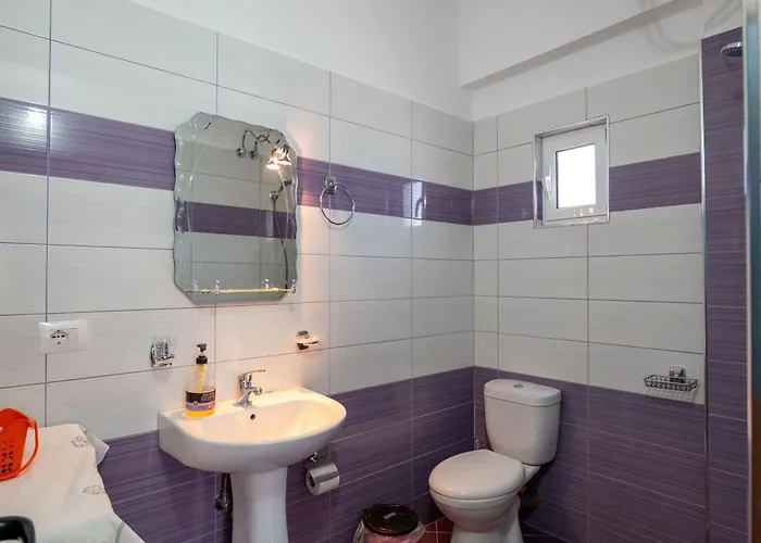 Leka Apartment *